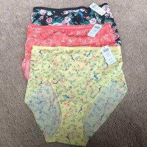 Soma vanishing edge micro modern briefs set if 3